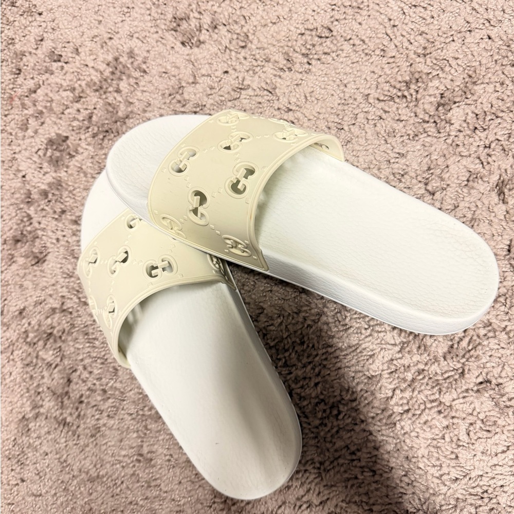 Gucci white rubber slides Sz 38.